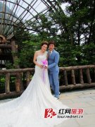 张家界步入童话秋季 旅游景点成热门婚纱拍摄地